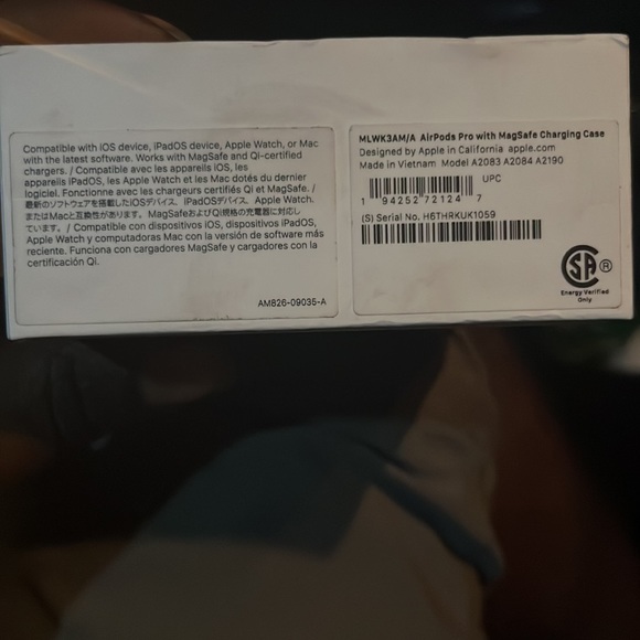 AirPods Pro brand new Came with new phone never been used - Picture 7 of 9